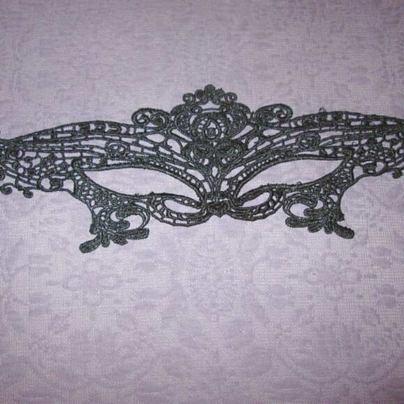 GOTHIC Black CROCHET LACE Eye Mask COSPLAY Party HALLOWEEN Mardi Gras MASQUERADE - Picture 6 of 8